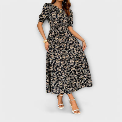 Amelia - Kleid, millel on ümmargune kaelus ja lillemuster